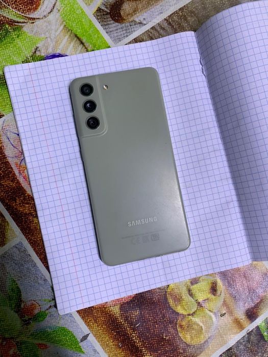 Самсунг с 21фе 128гб 6 оперативка