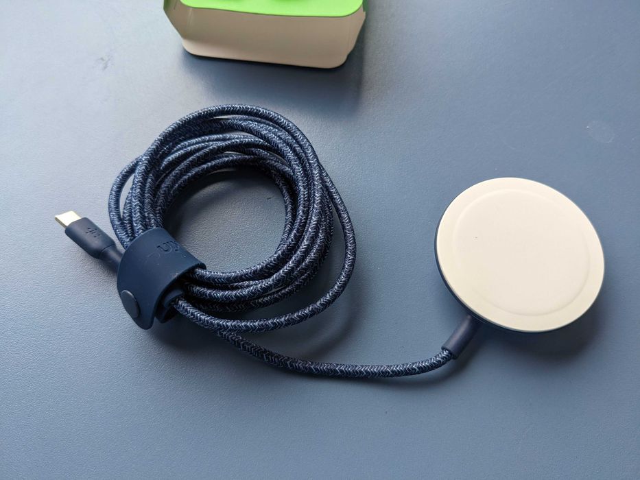 Belkin Boost Charge Pro with MagSafe безжично зарядно 15W