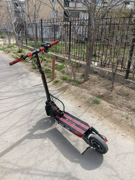 Электросамокат куго м 4