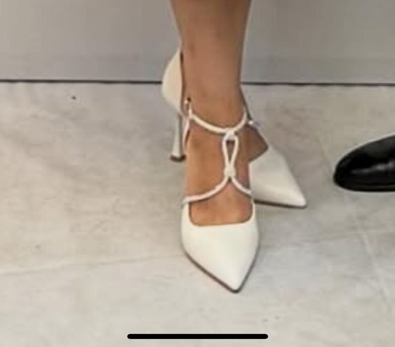 Продам туфли со стразами