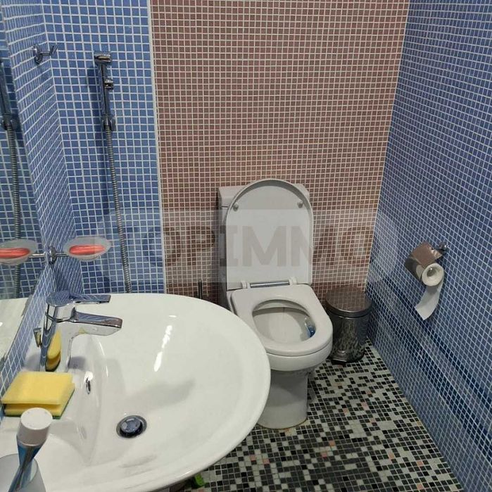 Дава се под наем Тристаен апартамент в к.к. Златни пясъци - 103 кв.м за 512 € - Снимка #11