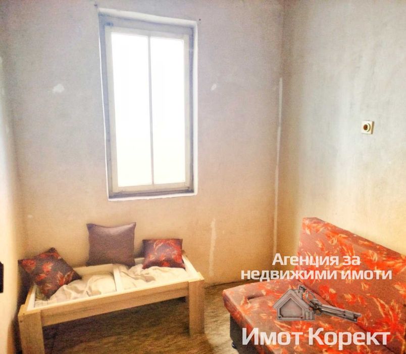Имот Корект продава Етаж от къща, боксониера, гараж зона болницата