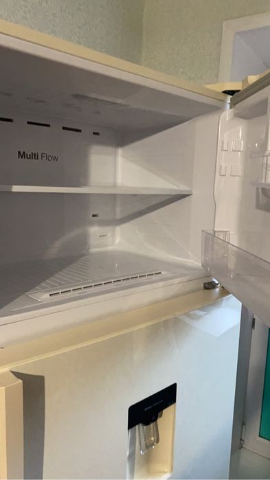 Холодильник Samsung