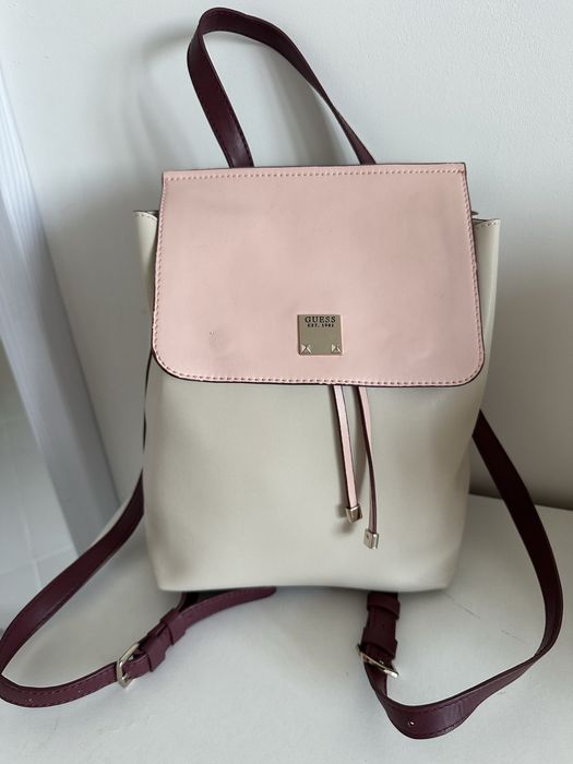 Като нова Раничка на Guess