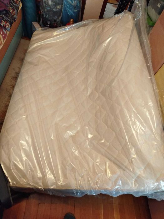 Продавам ортопедичен матрак на Тед Favourite Nova Ortopedic в отлично състояние.