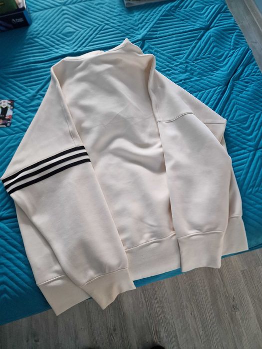 Продавам Adidas  Суичър