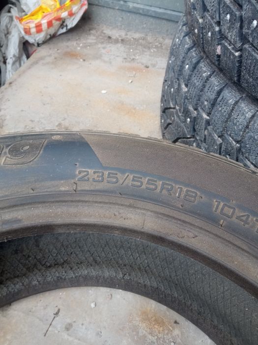 Продам шины две штуки
