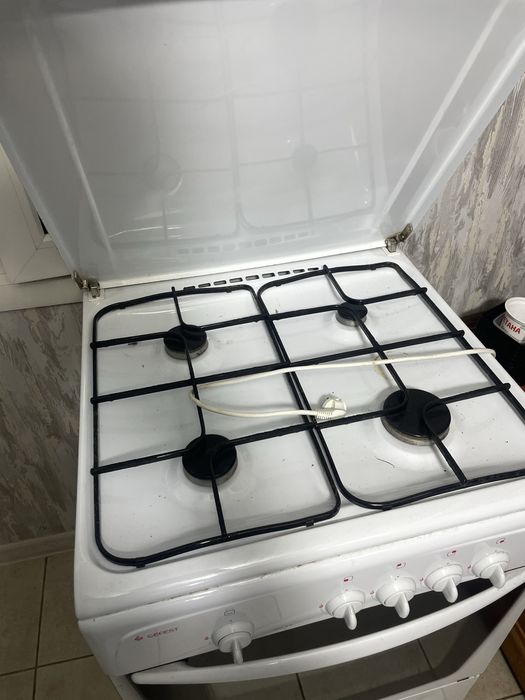 Продам газовую плиту