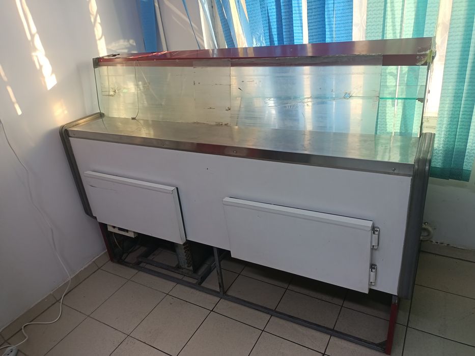 Ветринный холодильник