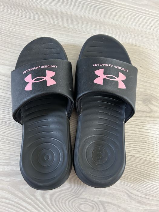 Șlapi under armour 36 impecabili