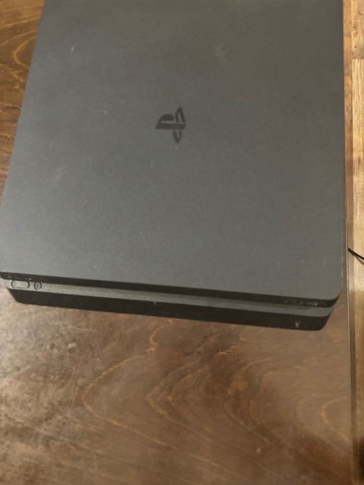 PS4 Плейстейшън конзола