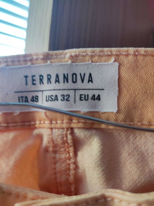 Нови дънки Terranova