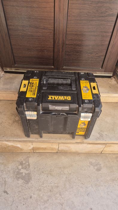 Оберфреза Dewalt DWE625