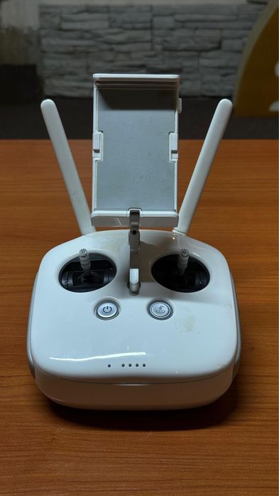 Продам Дрон Phantom 4 + 10 лопастей