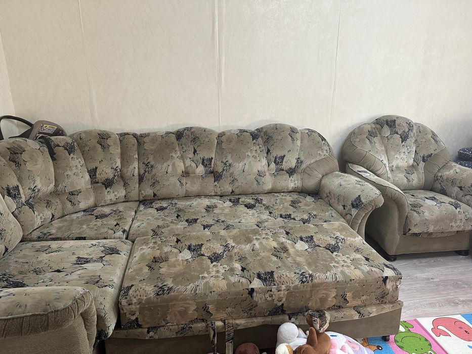 Угловой диван с креслом