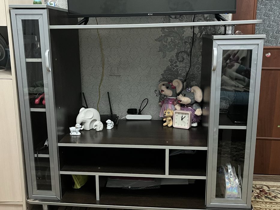 Вместительная тумбочка