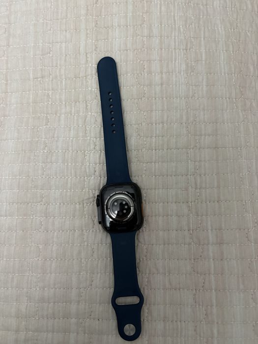 iwatch подходит для айфона и для андроида можно подключается к телефон