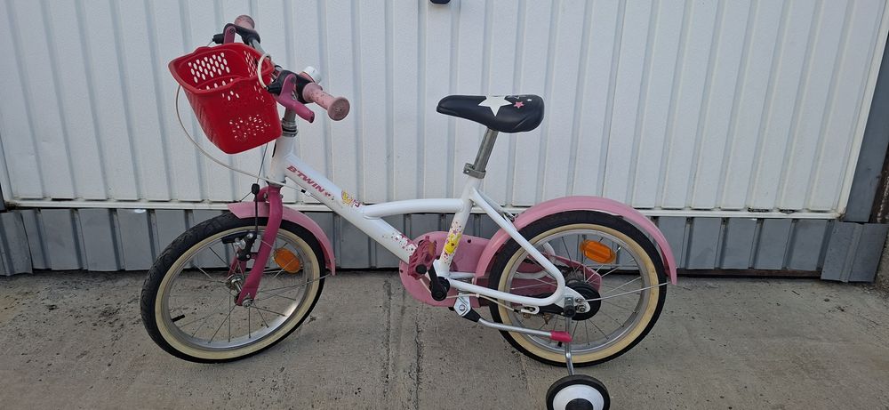 Bicicleta Btwin 16", pentru copii 4-7 ani.