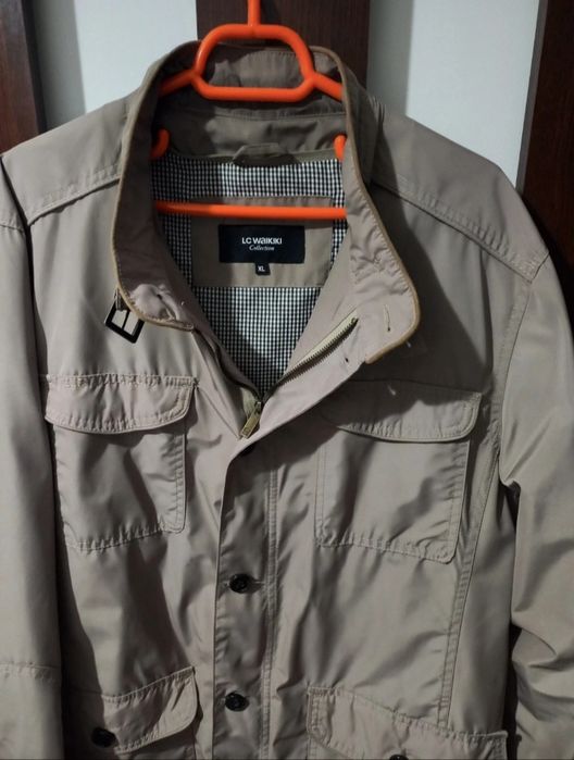 Jacheta  barbati primavara toamna marime 48-50 sau XL stare perfecta.