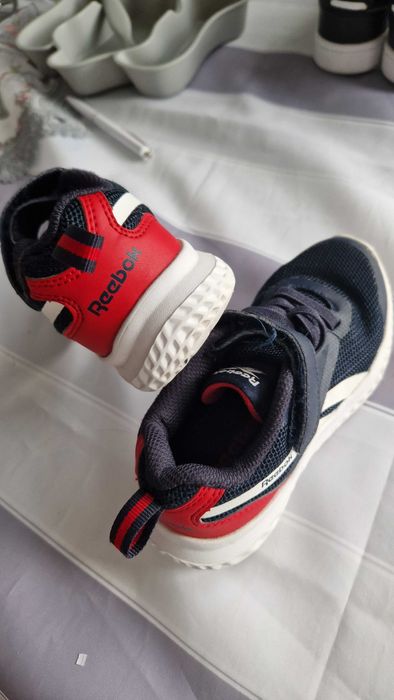 Маратонки 27 adidas Reebock