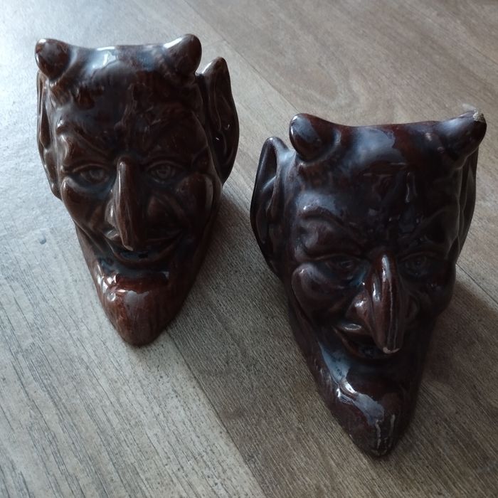 Карандашница - пепельница.