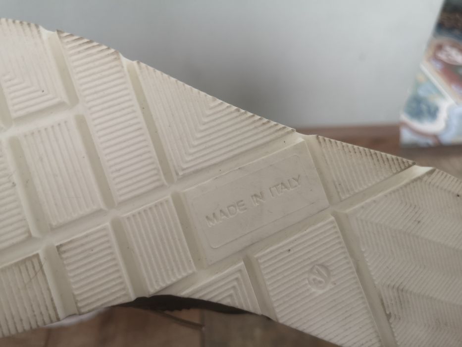 Нови обувки естествена кожа, номер 38. 5