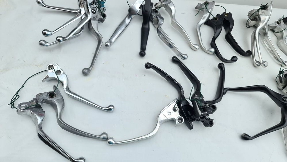 Manete  frana ambreiaj leviere Harley Davidson Dyna  / Sportster
