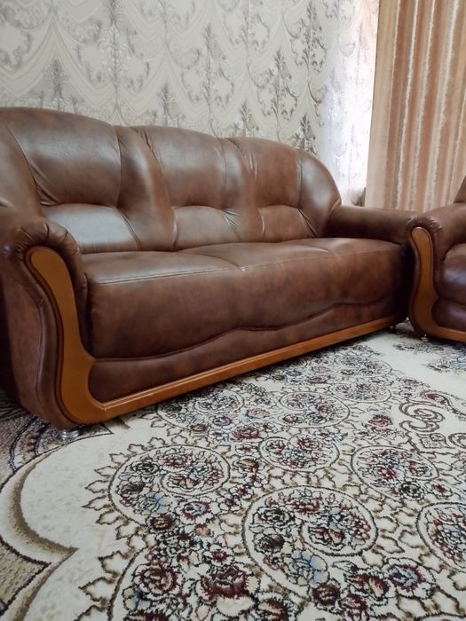 Продаётся диван 2 кресло