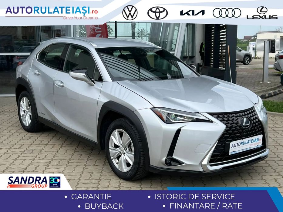 Lexus UX LED / ACC / Keyless Entry / Keyless Go / Apple CarPlay & Android Auto