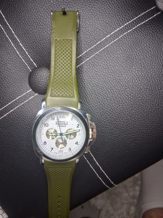 Panerai Luminor Chrono Flyback (44mm / 47mm)
cronograf (3 cadrane mici