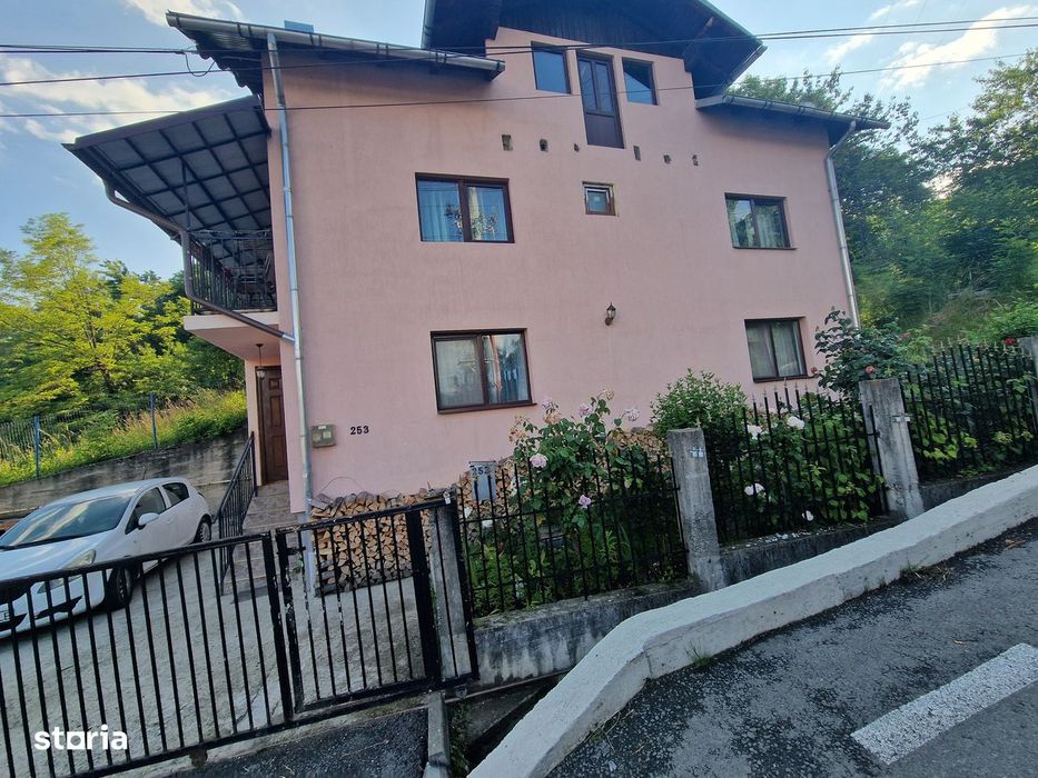Casa p+ m + teren 1000 mp ghiosesti
