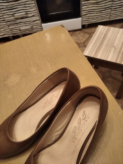 Туфли осенние на танкетке