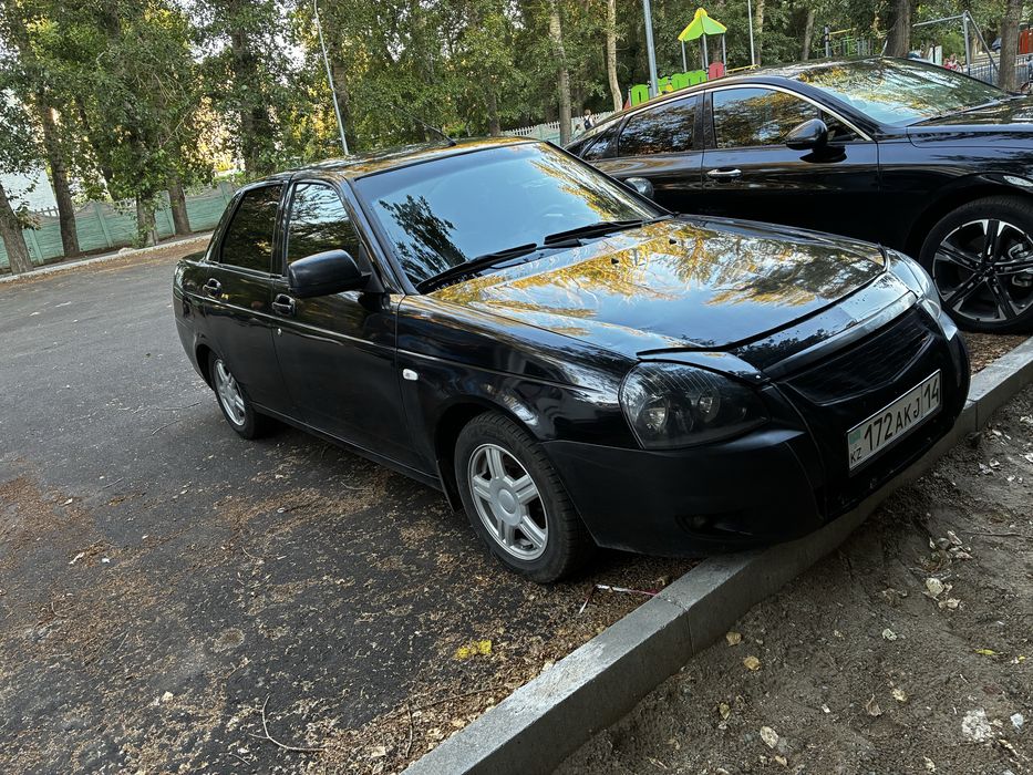 Продам машину приору 2