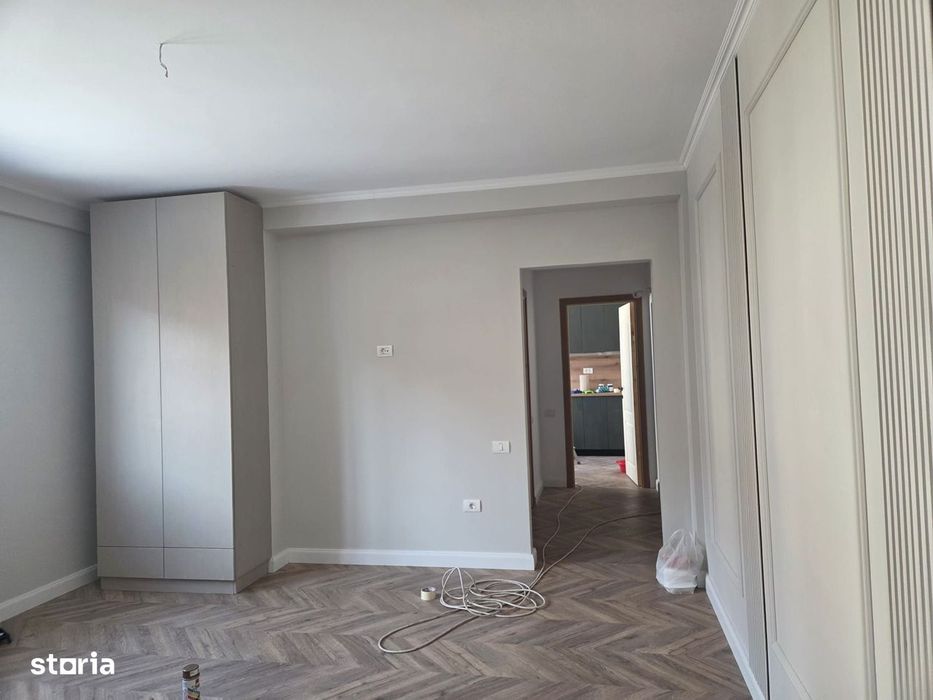 Apartament de vanzare 2 camere semidecomandat -  zona Bere - Pitesti