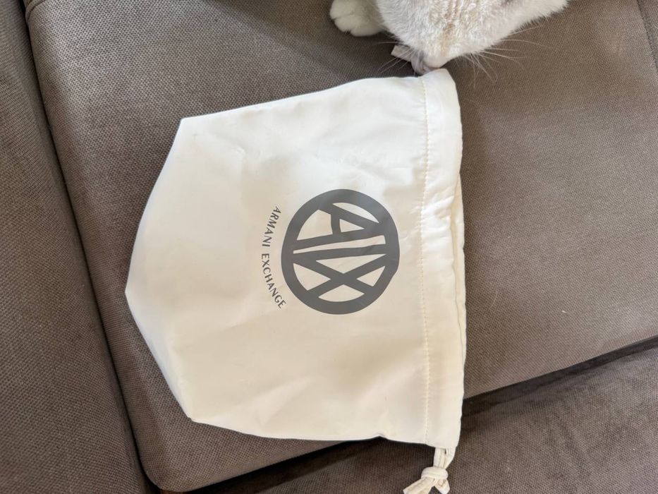 Продам сумку Armani Exchange новая, оригинал