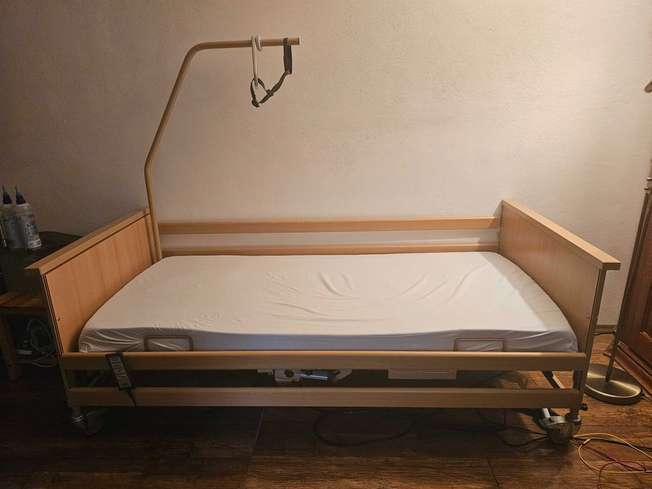 Vand pat medical cu telecomanda si saltea