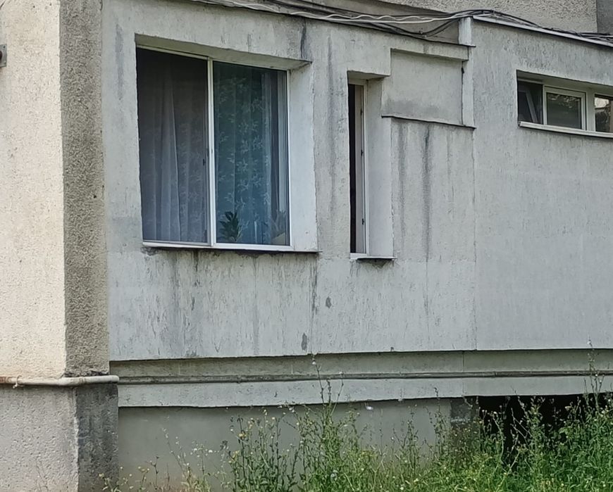 Persoana fizica:Vând garsonieră Str.Damboviței