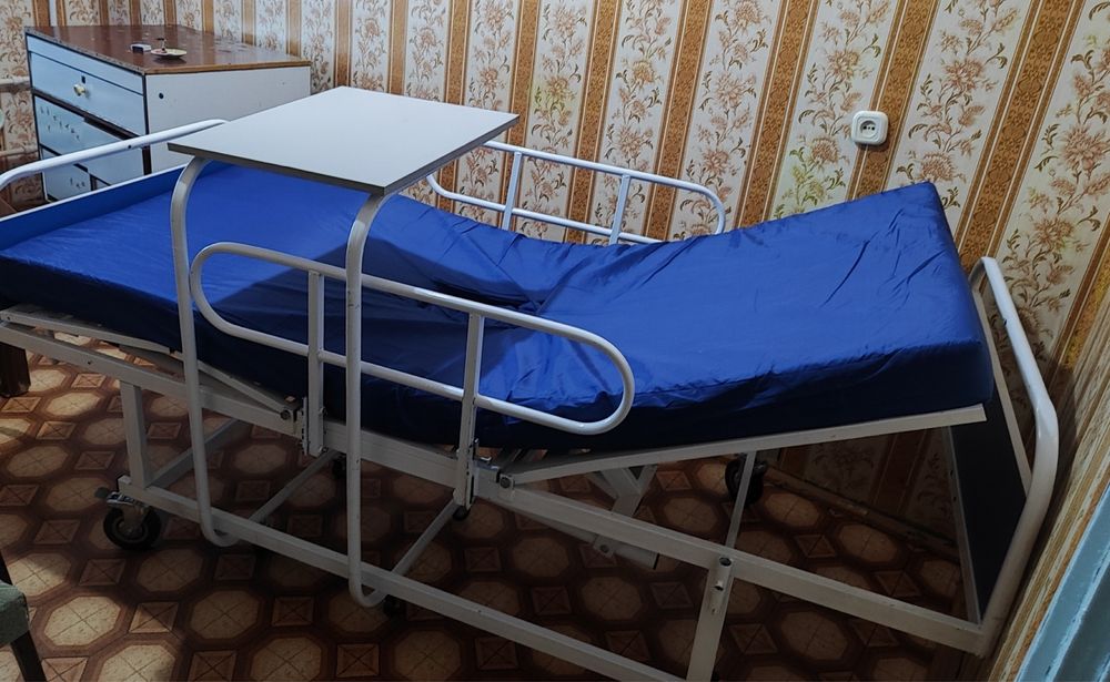 Медицинская кровать