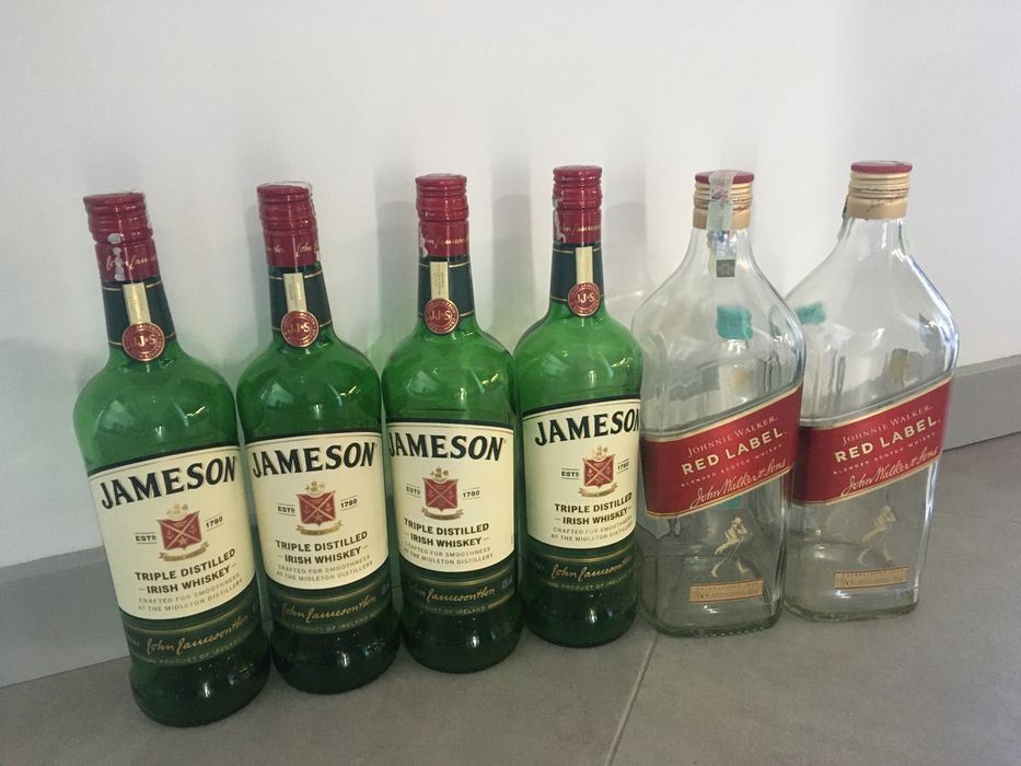 Празни бутилки Johnnie Walker - 1,75 l. и Janeson - 1 L