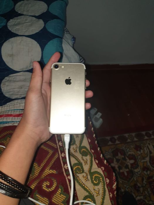 Iphone 7 продается