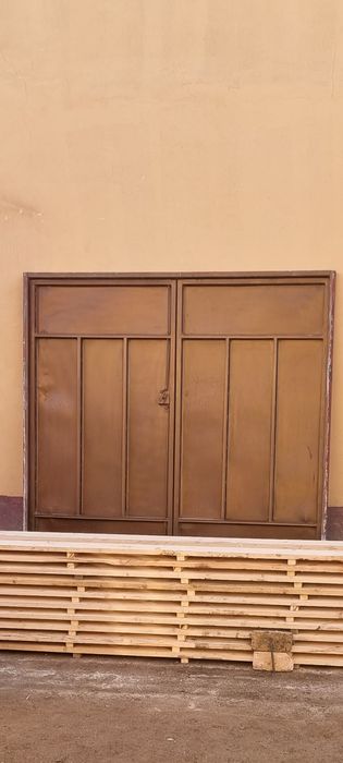 Темир дарвоза сотилади холати яхшии