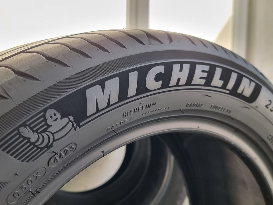 "Dot 23/24" 235/50/19 Michelin 4Броя: 280€ 6мм