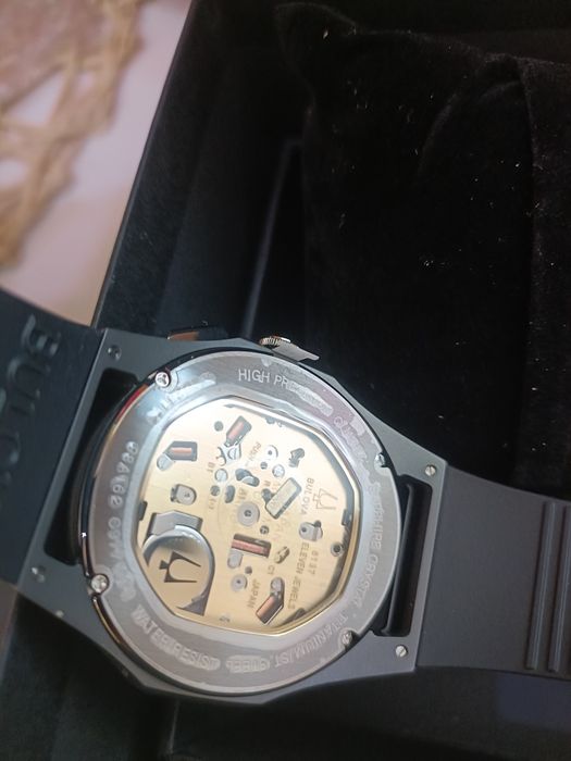 Bulova Curv Нов -600евро