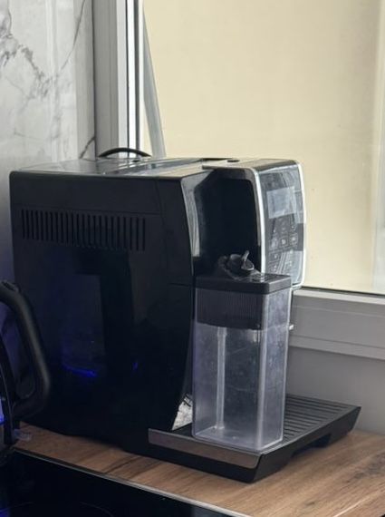 Кофемашина Delonghi Dinamica