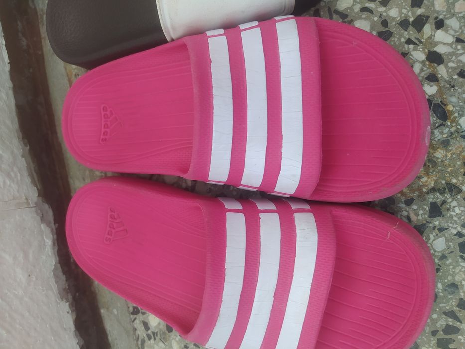 Сандали Cross и чехли Adidas и Mini