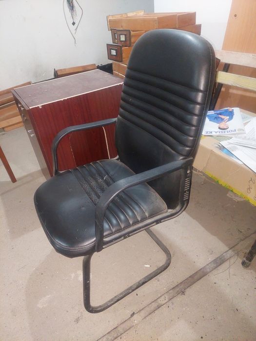 Продам кожаное кресло