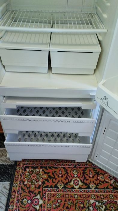 Холодильник двухкамерный