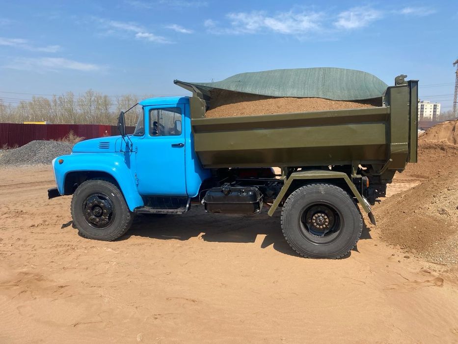 Песок мелкий красный флаг