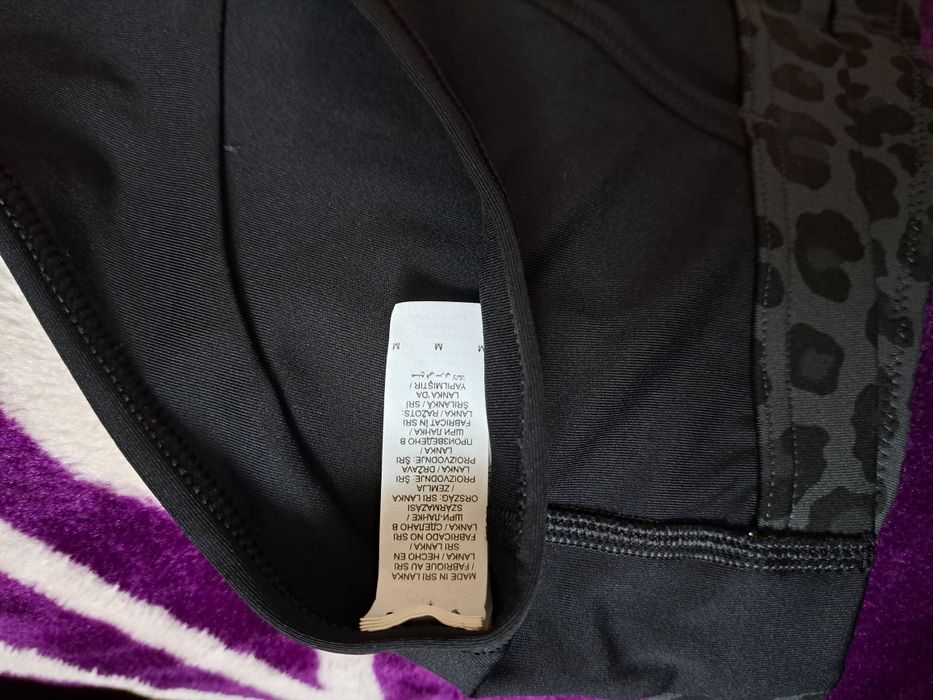 Bustiera Nike fără burete