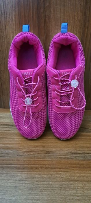 Кроссовки,  состояние отличное,  размер 37, длина по стельке 24см